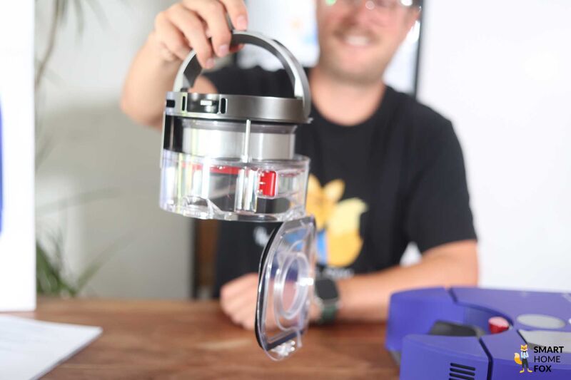 Dyson 360 Vis Nav: Schmutzbehälter springt auf